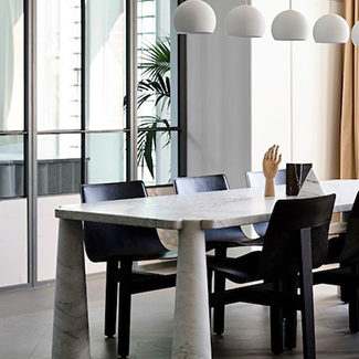 Collection Claude Cartier décoration architecte d'intérieur à Lyon. Table de repas Eros AGAPE CASA