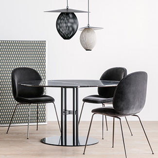 Collection Claude Cartier décoration architecte d'intérieur à Lyon. Table de repas TS GUBI